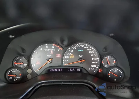 2001 Chevrolet Corvette z USA, uszkodzony, nr VIN 1G1YY22G815121048